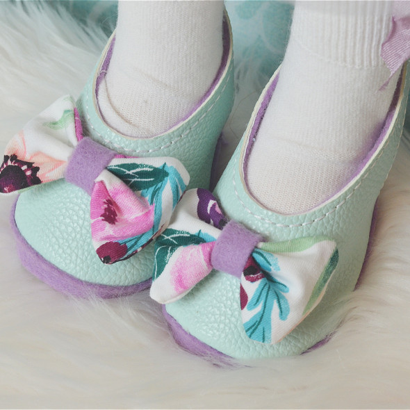 In the Hoop Doll Shoes Set 1 For Holly Doll Machine Embroidery Design