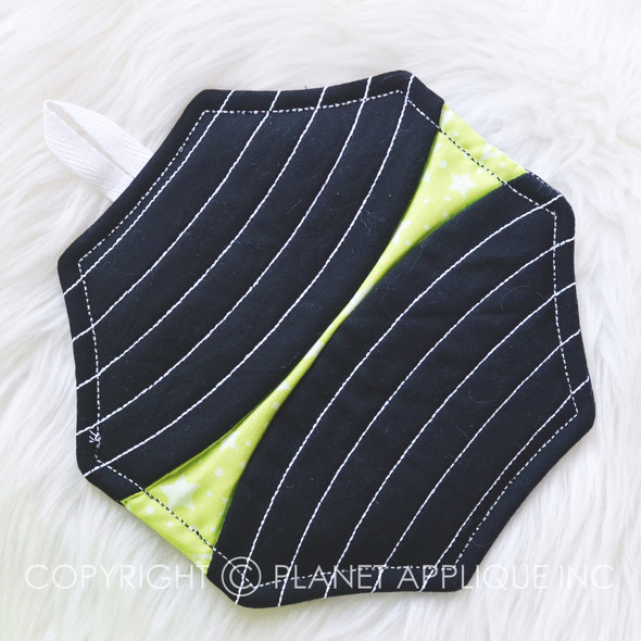 In the Hoop Spider Potholder and Mug Rug Machine Embroidery Design